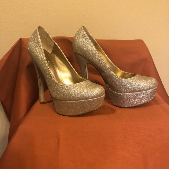 Aldo Shoes - Aldo Gold Glitter High heels